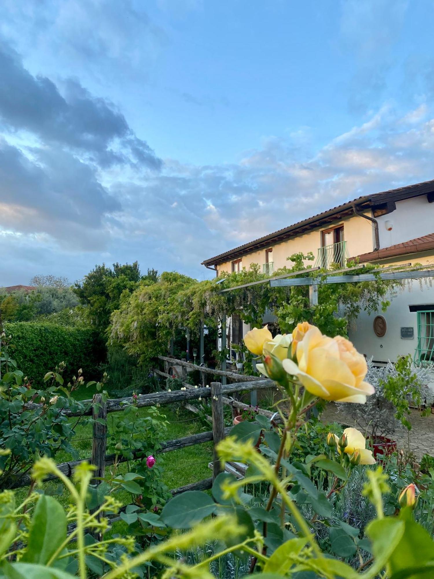 Gasthaus La Locanda Del Tevere Fiano Romano Exterior foto